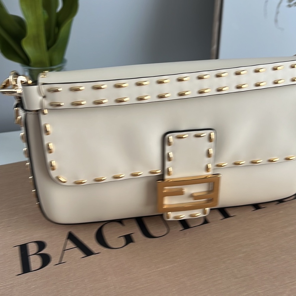 NWT！ FENDI vitello metal stitch baguette bag - Picture 6 of 7